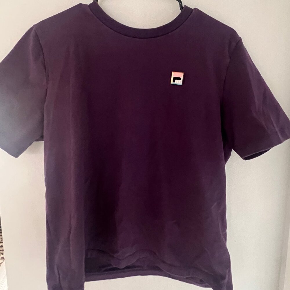 Authentic Vintage FILA purple t-shirt. US L. Unisex